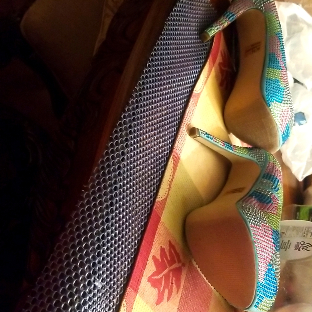 Shoe